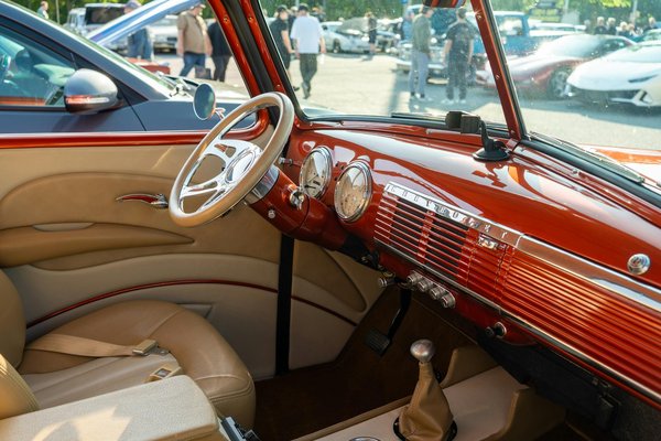 Acheter une moto électrique chez un concessionnaire : ce qu'il faut savoir